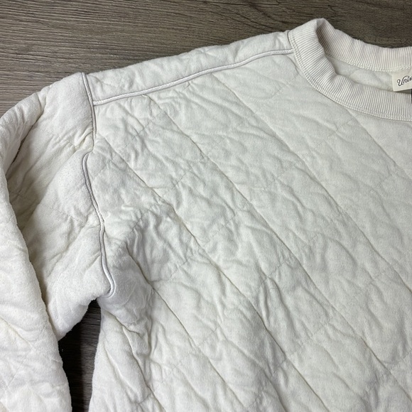 Universal Thread Women’s Cream Quilted Pullover Sweatshirt, size small - Picture 3 of 9